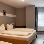 House Alpeneck Szálloda 3*