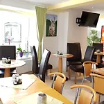 House Alpeneck Szálloda 3*