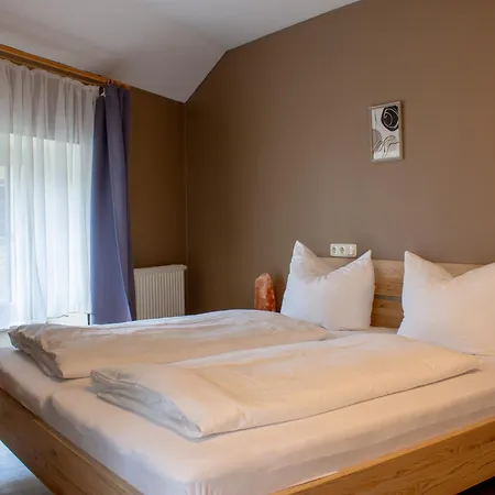 House Alpeneck Otel 3*