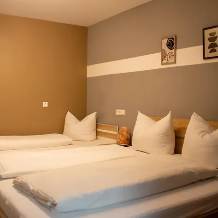 House Alpeneck Szálloda