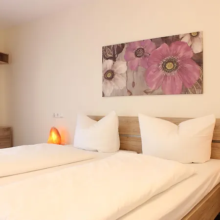 House Alpeneck Szálloda