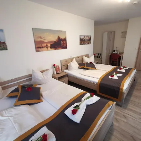 Hotel House Alpeneck 3*