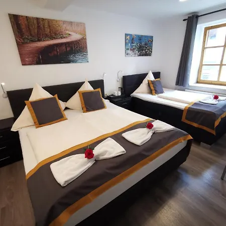 Hotel House Alpeneck 3*